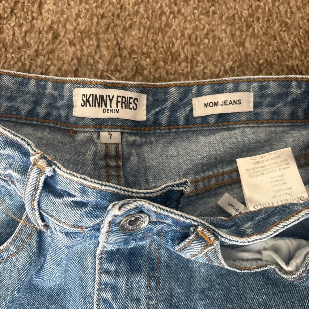 Jeans - Picture 3 of 3